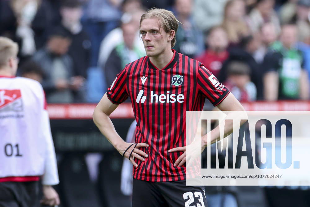 Stefan Teitur Thordarson (Hannover 96) schaut enttaeuscht, 2. Bundesliga, Hannover 96 v 1. FC Nürnberg, Heinz von Heiden Arena am 17. May 2026 in Hannover, Deutschland. (Foto von Marco Steinbrenner DeFodi Images) Stefan Teitur Thordarson (Hannover 96) looks dejected, 2. Bundesliga, Hannover 96 v 1. FC Nürnberg, Heinz von Heiden Arena, May 17, 2026 in Hanover, Germany. (Photo by Marco Steinbrenner DeFodi Images) -