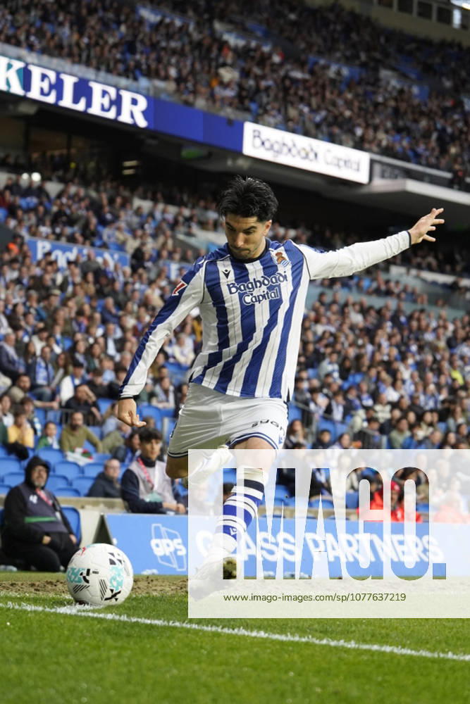 Carlos Soler of Real Sociedad seen during LaLiga EA Sports game between teams of Real Sociedad and Valencia CF (Mickael Ducint Ball Raw Images) San Sebastian Estadio Anoeta Spain