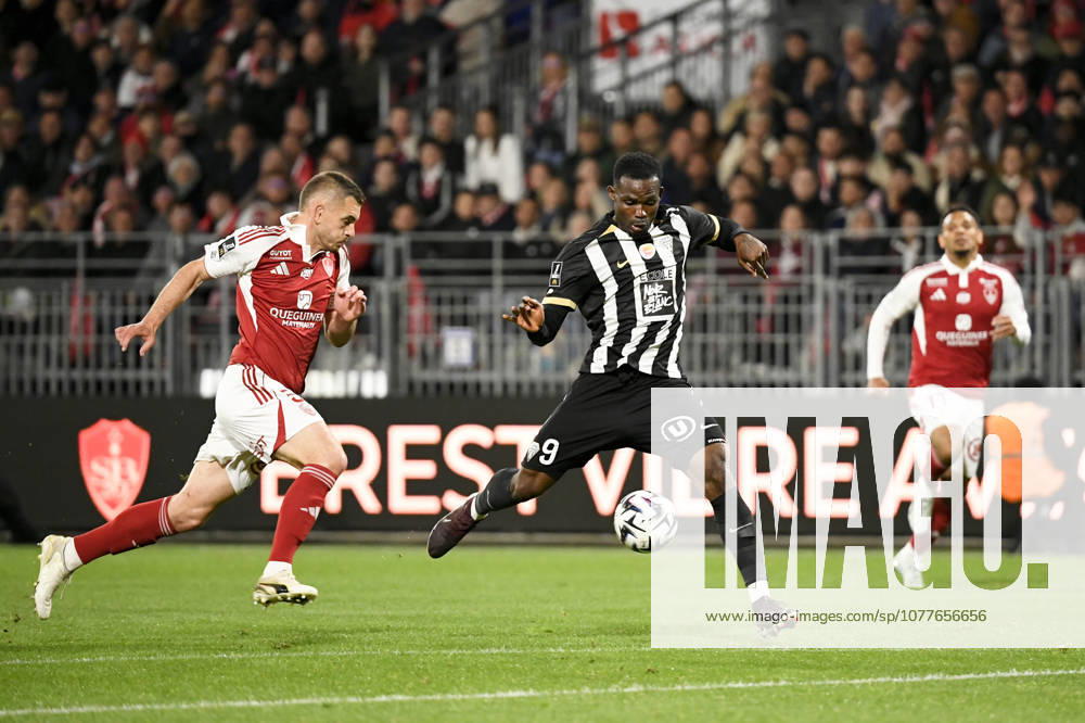 Stade Brestois 29 v Angers SCO - Ligue 1 McDonald s 2025 2026 05 Brendan CHARDONNET (sb29) - 09 Goduine KOYALIPOU (sco) during the Ligue 1 McDonald s match between Brest and Angers at Stade Francis Le Ble on May 17, 2026 in Brest, France. Brest France