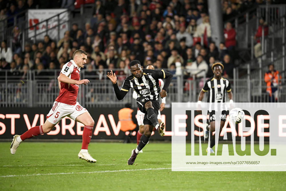 Stade Brestois 29 v Angers SCO - Ligue 1 McDonald s 2025 2026 05 Brendan CHARDONNET (sb29) - 09 Goduine KOYALIPOU (sco) during the Ligue 1 McDonald s match between Brest and Angers at Stade Francis Le Ble on May 17, 2026 in Brest, France. Brest France