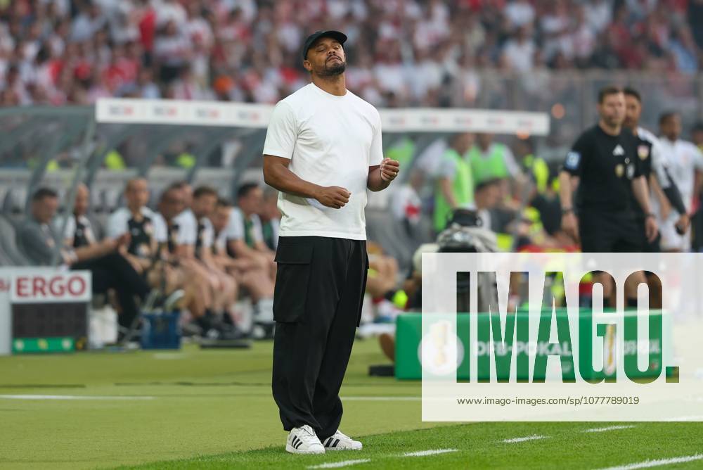 Enttaeuschung bei Chef-Trainer Vincent Kompany (FC Bayern Muenchen), FC Bayern Muenchen vs. VfB Stuttgart, Fussball, 83. DFB-Pokalfinale, 23.05.2026 DFL DFB regulations prohibit any use of photographs as image sequences and or quasi-video Berlin Berlin Deutschland