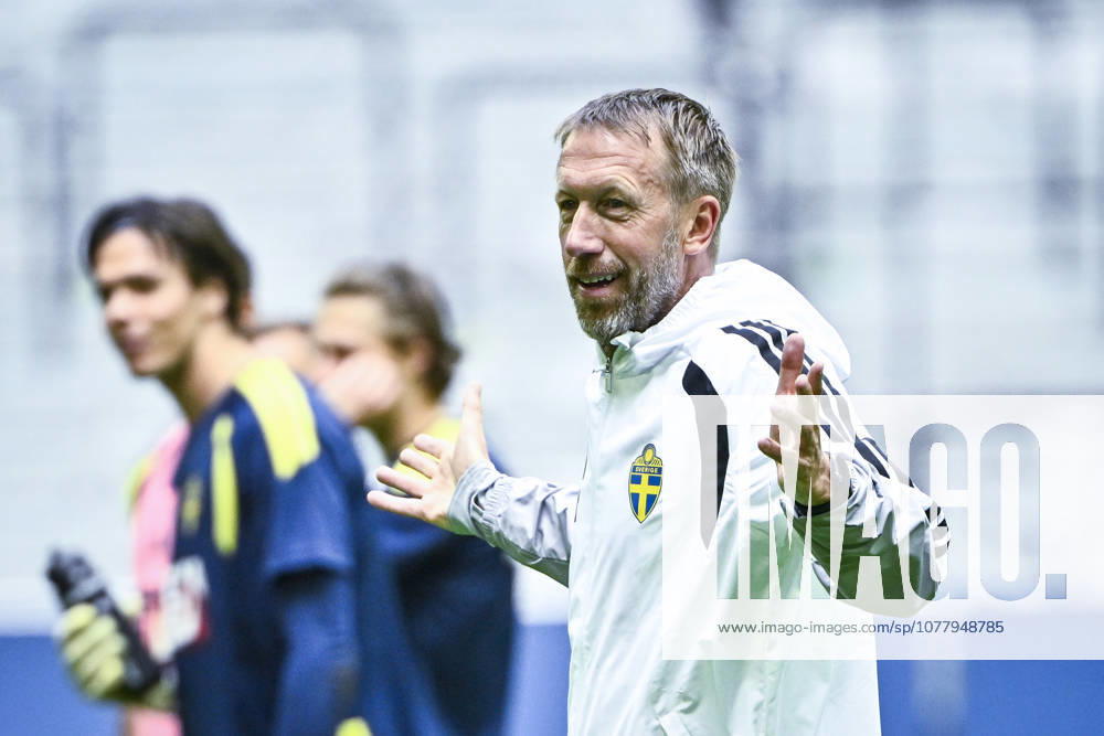 STOCKHOLM, SWEDEN 20260528 national team, Nationalteam captain Grahan Potter as the Swedish national football team trains at Strawberry Arena, ahead of the World Cup. STOCKHOLM SWEDEN