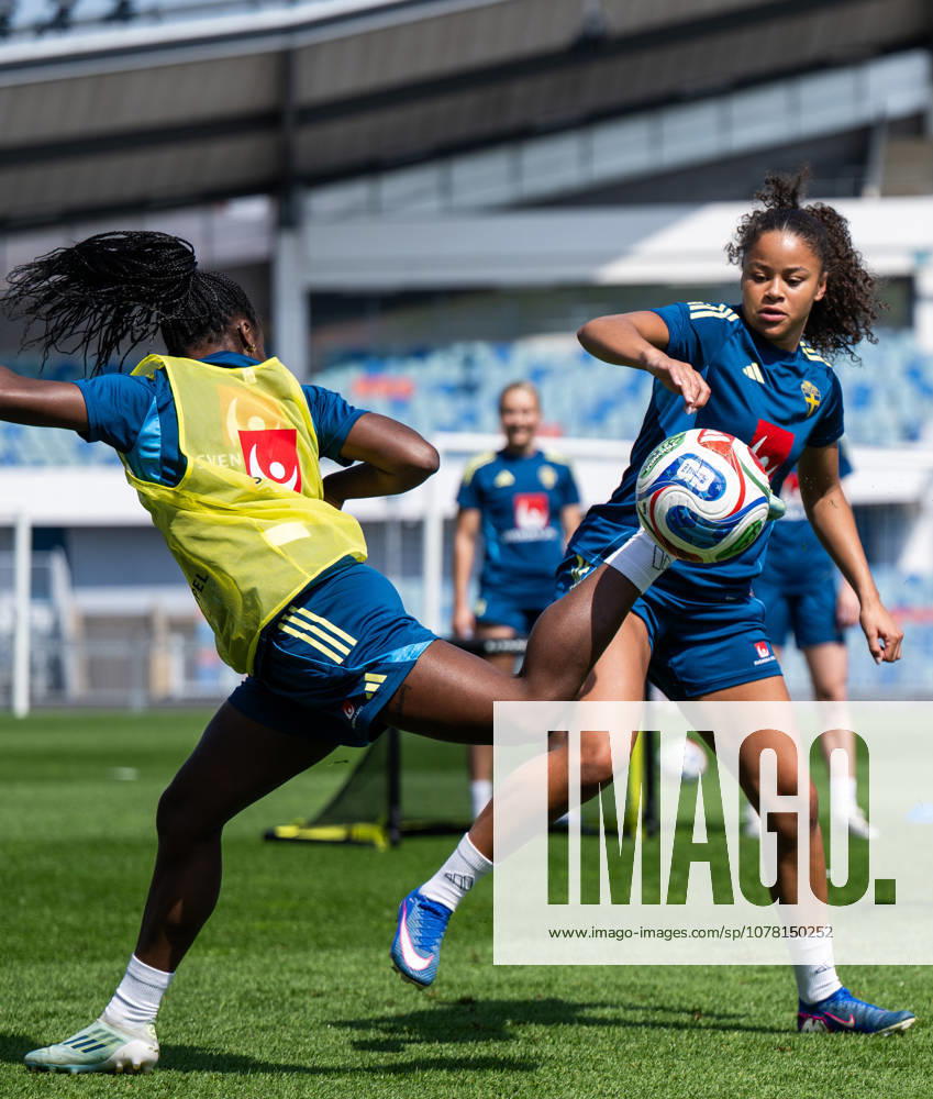 Monica Jusu Bah and Felicia Schröder of the Swedish women s national football team during a training session on June 3, 2026 in Gothenburg. Photo: Mathias Bergeld BILDBYRAN kod MB MB1379 fotboll football soccer fotball vm-kval kval fifa womens world cup qualifier qualifier träning practice training sverige sweden dam bbeng women kvinner
