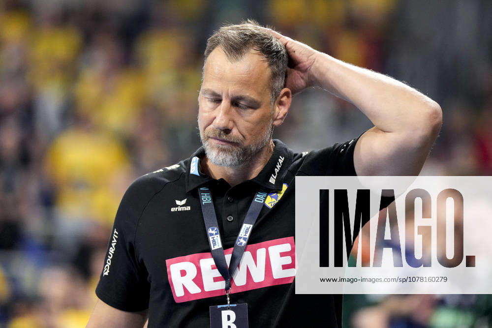 Maik Machulla (Trainer, Cheftrainer, RNL), Einzelbild, Einzelfoto, Aktion, Action, enttäuscht schauend, Enttäuschung, Frustration, disappointed, pessimistisch, 03.06.2026, Mannheim (Deutschland), Handball, Bundesliga, Rhein-Neckar Löwen - TSV Hannover-Burgdorf