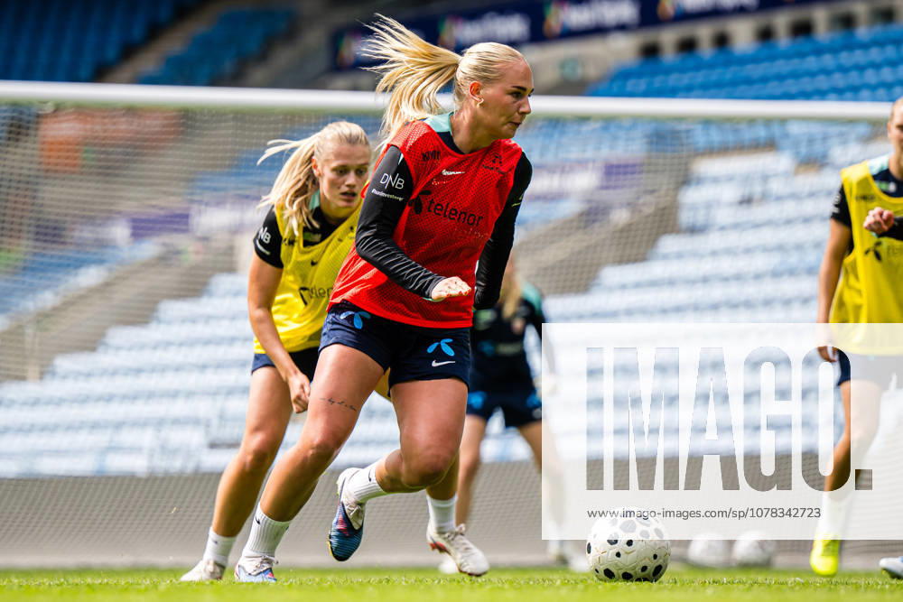 Cathinka Tandberg of the Norwegian womens national football team during a training session on June 8, 2026 in Oslo. Photo: Marius Simensen BILDBYRAN Cop 238 bbeng dam fifa women s world cup qualifier football fotball fotboll norge norway practice soccer training trening träning