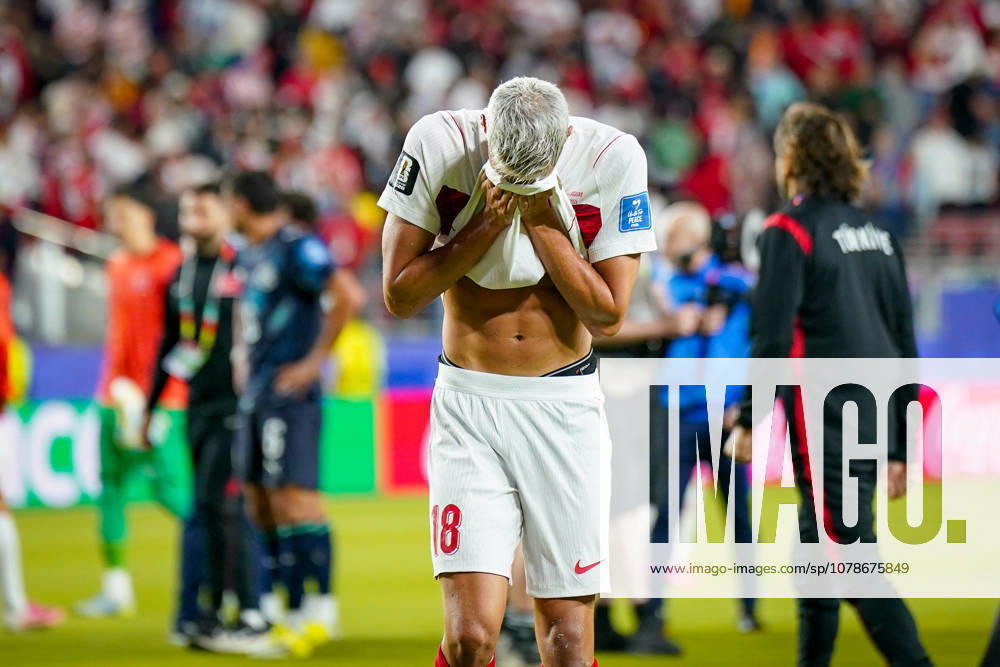 USA: Fußball FIFA World Cup, WM, Weltmeisterschaft, Fussball 2026 Gruppenphase Gruppe D Türkei vs Paraguay Levis Stadium (Santa Clara, San Francisco Bay Area, Santa Clara County, Kalifornien): Enttäuschung, Trauer, Niederlage, Geste, Gestik, Emotion, Fassungslosigkeit bei Kaan AYHAN (Turkey 18)