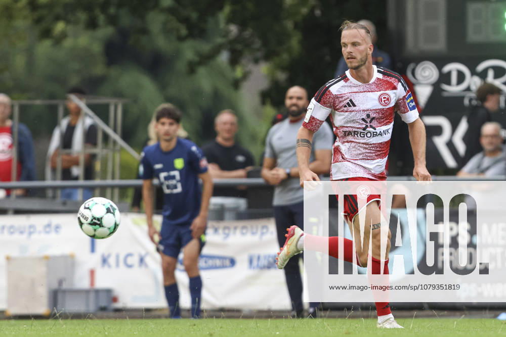 Jorrit Hendrix (Fortuna Düsseldorf) in Aktion, am Ball, Einzelaktion waehrend des Testspiels zwischen SC St.Tönis und Fortuna Düsseldorf, Yayla Sportpark am 08. July 2026 in Tönisvorst, Deutschland. (Foto von Oliver Kaelke DeFodi Images) +++ Jorrit Hendrix (Fortuna Düsseldorf) controls the ball during the friendly match between SC St.Tönis and Fortuna Düsseldorf at Yayla Sportpark on July 8, 2026 in Tönisvorst, Germany. (Photo by Oliver Kaelke DeFodi Images) (Photo by Oliver Kaelke DeFodi Images) -