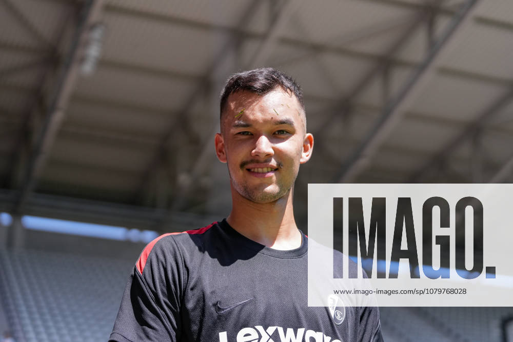 Mio Backhaus (SC Freiburg) , Deutschland, Fussball, 1. Bundesliga, 2026 2027, SC Freiburg, Öffentliches Training, 12.07.2026, Europa-Park Stadion, Freiburg Freiburg Europa-Park Stadion Baden-Württemberg Deutschland