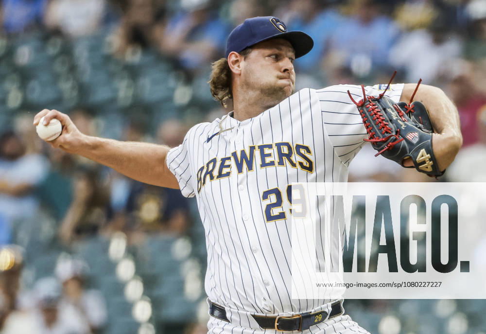 Milwaukee Brewers closing pitcher Trevor Megill throws in the ninth inning of the MLB, Baseball Herren, USA game between the Miami Marlins and the Milwaukee Brewers at American Family Field in Milwaukee, Wisconsin on Saturday July 18, 2026. The Brewers defeated the Marlins 8-6. MIL20260718836 TANNENxMAURY