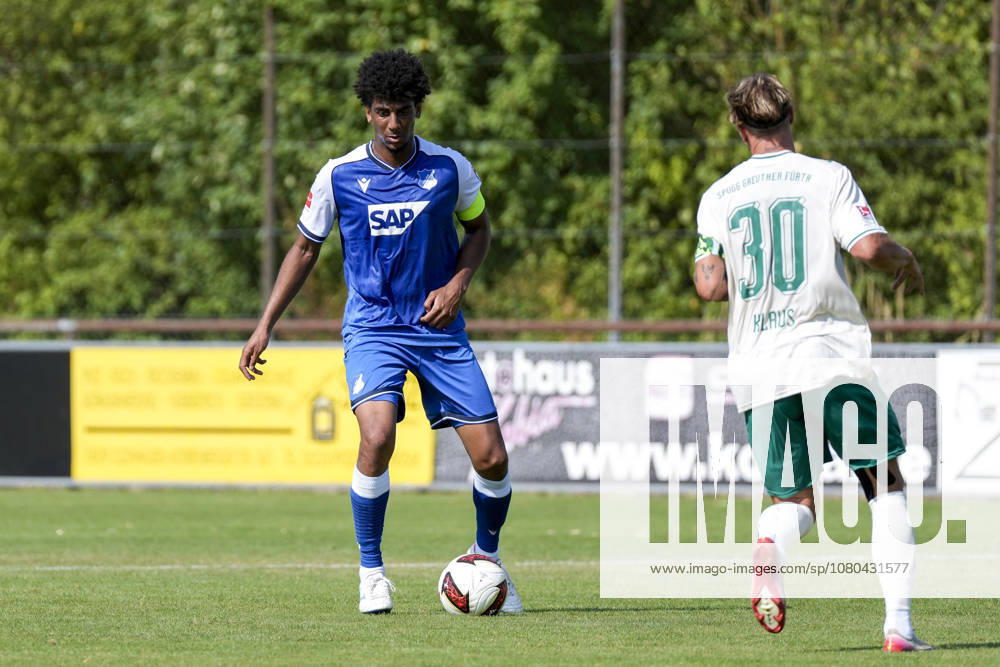 V.li.: Bernardo Fernandes da Silva Junior (Hoffenheim, 13), Felix Klaus (Fürth, 30), Aktion, Action, Spielszene, 25.07.2026, Zuzenhausen (Deutschland), Fussball, Testspiel, TSG 1899 Hoffenheim - SpVgg Greuther Fürth, DFB DFL REGULATIONS PROHIBIT ANY USE OF PHOTOGRAPHS AS IMAGE SEQUENCES AND OR QUASI-VIDEO.