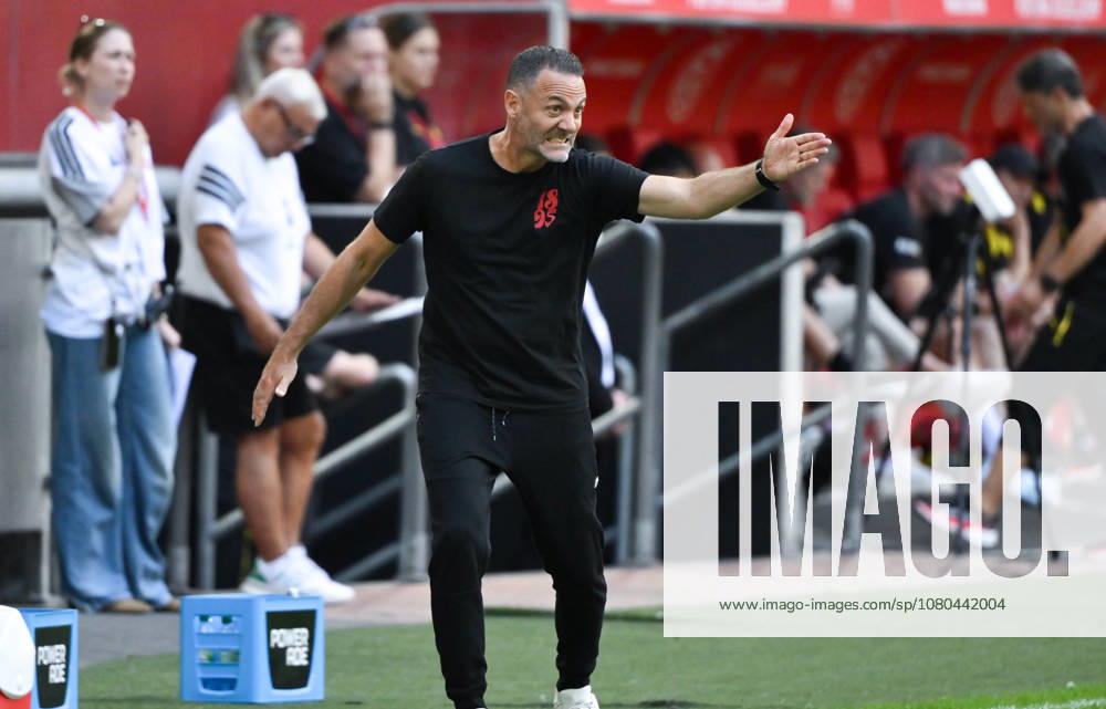 Trainer Alexander Ende (Fortuna Duesseldorf) 25.07.2026, Fussball, Saison 2026 2027, Testspiel, Fortuna Düsseldorf - Borussia Dortmund 2:1 Duesseldorf Nordrhein Westfalen Deutschland