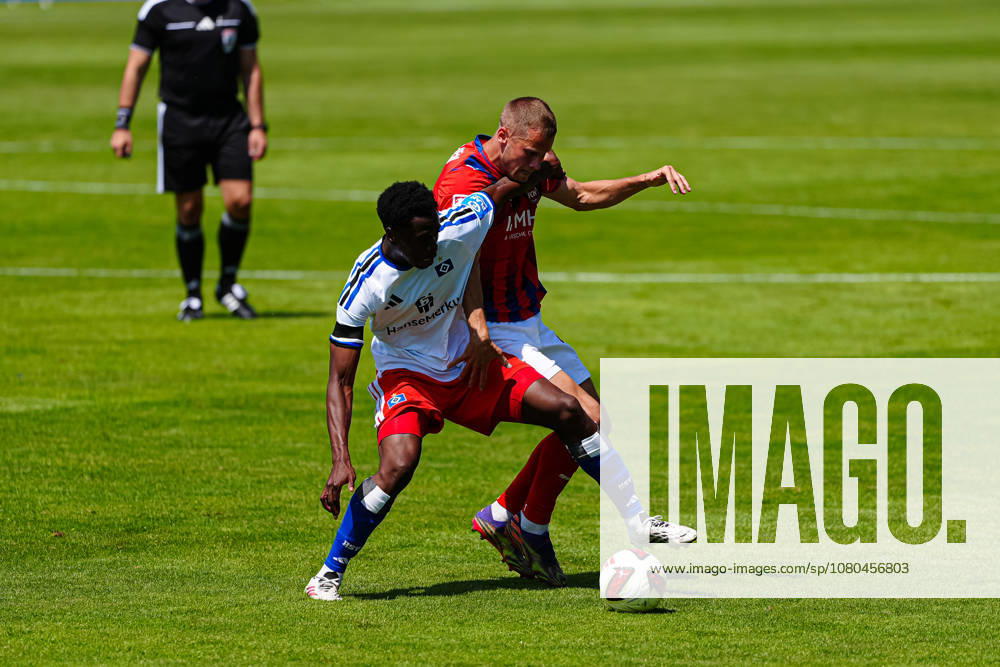 Albert Sambi Lokonga (Hamburger SV, 06), Adrian Beck (1. FC Heidenheim, 21) AUT, Hamburger SV vs. 1. FC Heidenheim, Fussball, Testspiel, Saison 2026 2027, 25.07.2026 AUT, Hamburger SV vs. 1. FC Heidenheim, Fussball, Testspiel, Saison 2026 2027, 25.07.2026 Kematen
