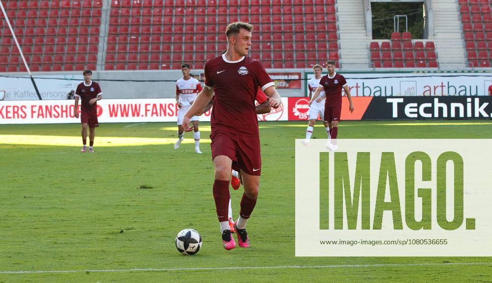 Offenbach am Main, Plutos Stadion am Bieberer Berg - Jubiläumsspiel Kickers Offenbach (OFC) - VfB Stuttgart Luca Horst (36, OFC)