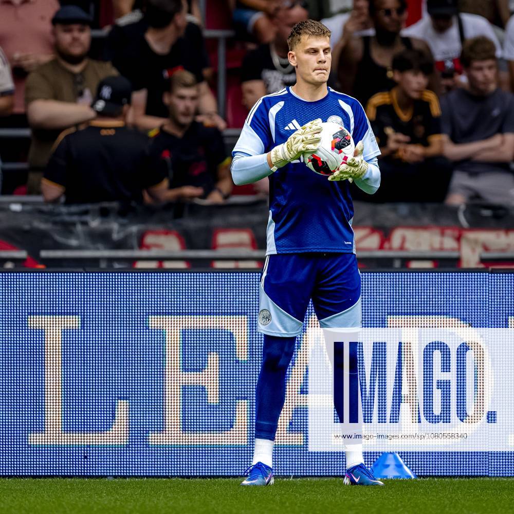 AMSTERDAM - AFC Ajax Amsterdam goalkeeper Maarten Paes during the Conference League match between AFC Ajax and FK Vojvodina at the Johan Cruijff ArenA on July 30, 2026 in Amsterdam, the Netherlands. (Photo by DeFodi Images) -