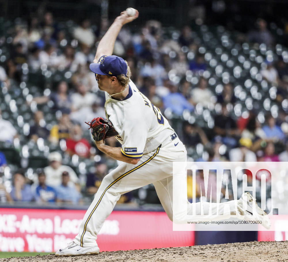 Milwaukee Brewers closing pitcher Trevor Megill throes in the ninth inning of the MLB, Baseball Herren, USA game between the Pittsburgh Pirates and the Milwaukee Brewers at American Family Field in Milwaukee, Wisconsin on Tuesday, August 4, 2026. The Brewers defeated the Pirates 4-2. MIL20260804835 TANNENxMAURY