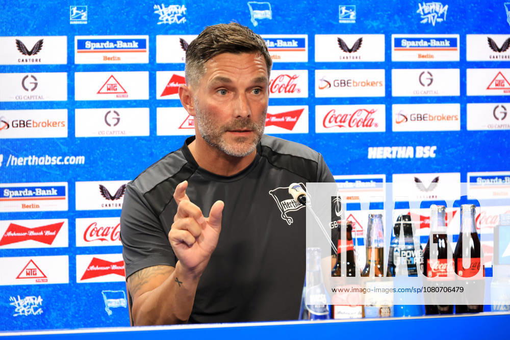 DEU GER, Fussball , 2.Fussballbundesliga, Saison 2026 2027), Sportforum, Hertha BSC, Pressekonferenz Cheftrainer Stefan Leitl (Hertha BSC Berlin) 2. Liga: DFB DFL regulations prohibit any use of photographs as image sequences and or quasi-video) Berlin Sportforum Berlin Deutschland