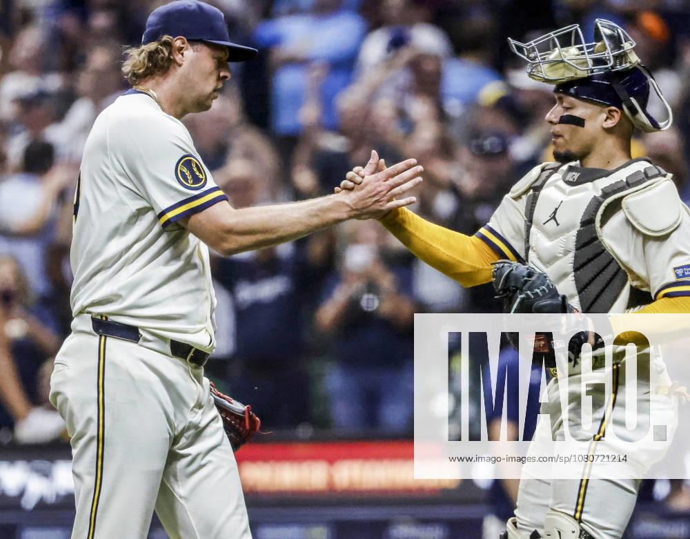Milwaukee Brewers closing pitcher Trevor Megill (L) and Milwaukee Brewers catcher William Contreras celebrate after the final out in the ninth inning of the MLB, Baseball Herren, USA game between the Pittsburgh Pirates and the Milwaukee Brewers at American Family Field in Milwaukee, Wisconsin on Wednesday, August 5, 2026. The Brewers defeated the Pirates 4-2. MIL20260805827 TANNENxMAURY