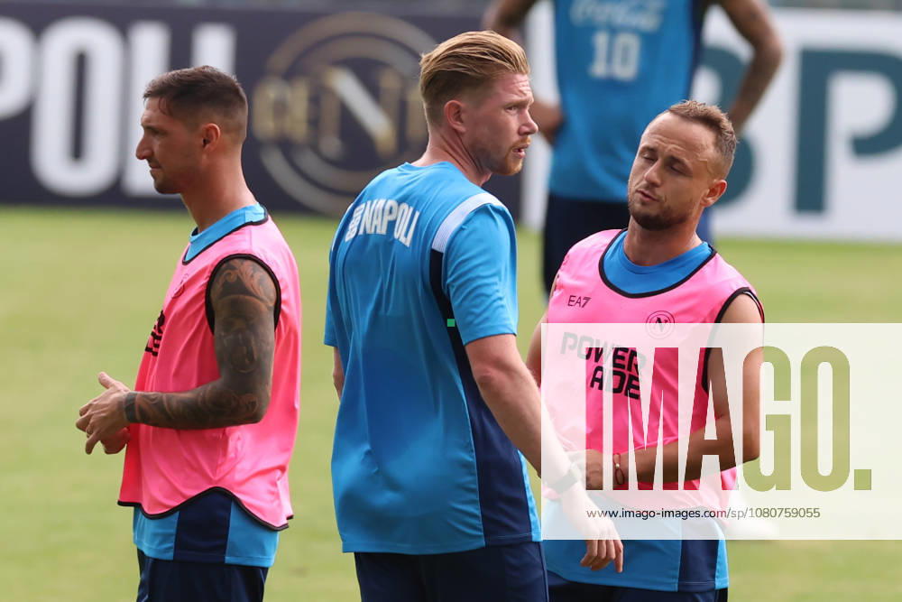 SSC Napoli Training Session Kevin De Bruyne of Napoli and Stanislav Lobokta of Napoli during a training session on Day of the preseason camp of SSC Napoli at stadio Patini in Castel di Sangro, Italy, on August 7, 2025. Castel di Sangro Abruzzo Italy