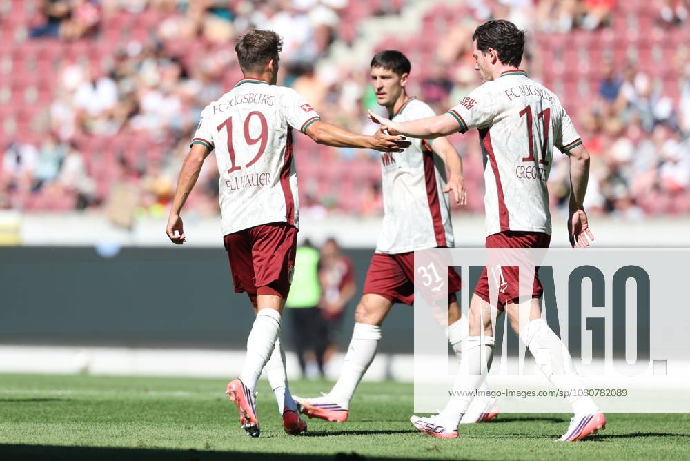 Torjubel von Robin Fellhauer 19 (FC Augsburg), Michael Gregoritsch 11 (FC Augsburg) zum 1:2, FC Augsburg vs. US Sassuolo Calcio, Fussball, 1. Bundesliga, Testspiel, Saison 2026 27, 08.08.2026 Augsburg Bayern Deutschland