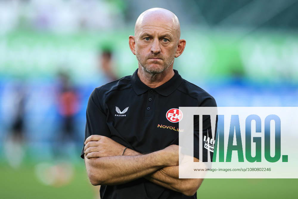 Trainer Torsten Lieberknecht (1. FC Kaiserslautern) - 2. Fußball Bundesliga Saison 2026-2027 VfL Wolfsburg vs 1. FC Kaiserslautern in der Volkswagen Arena in Wolfsburg - Fußball,Mann,Männer,Deutschland