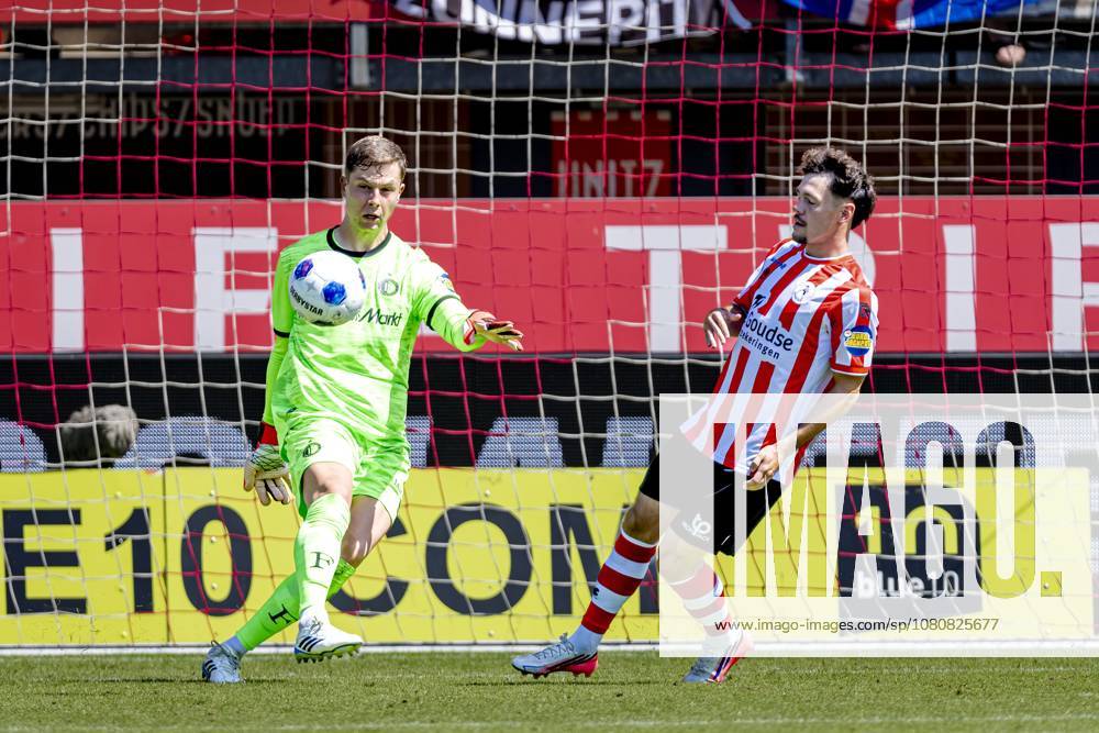 ROTTERDAM - SC Feyenoord Rotterdam goalkeeper Tjark Ernst during the Vriendenloterij Eredivisie match between Sparta and Feyenoord at Stadion Het Kasteel on August 9, 2026 in Rotterdam, the Netherlands. (Photo by DeFodi Images) -
