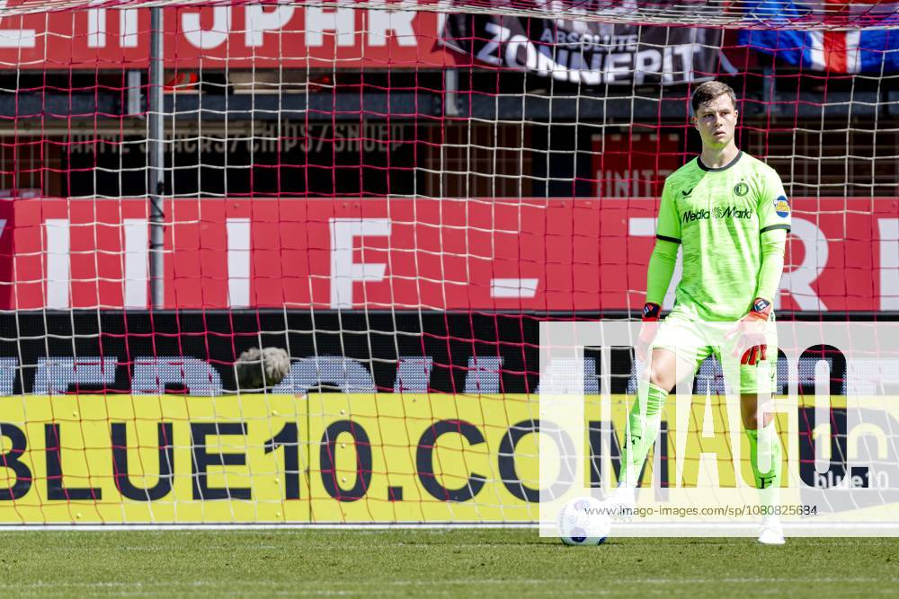 ROTTERDAM - SC Feyenoord Rotterdam goalkeeper Tjark Ernst during the Vriendenloterij Eredivisie match between Sparta and Feyenoord at Stadion Het Kasteel on August 9, 2026 in Rotterdam, the Netherlands. (Photo by DeFodi Images) -