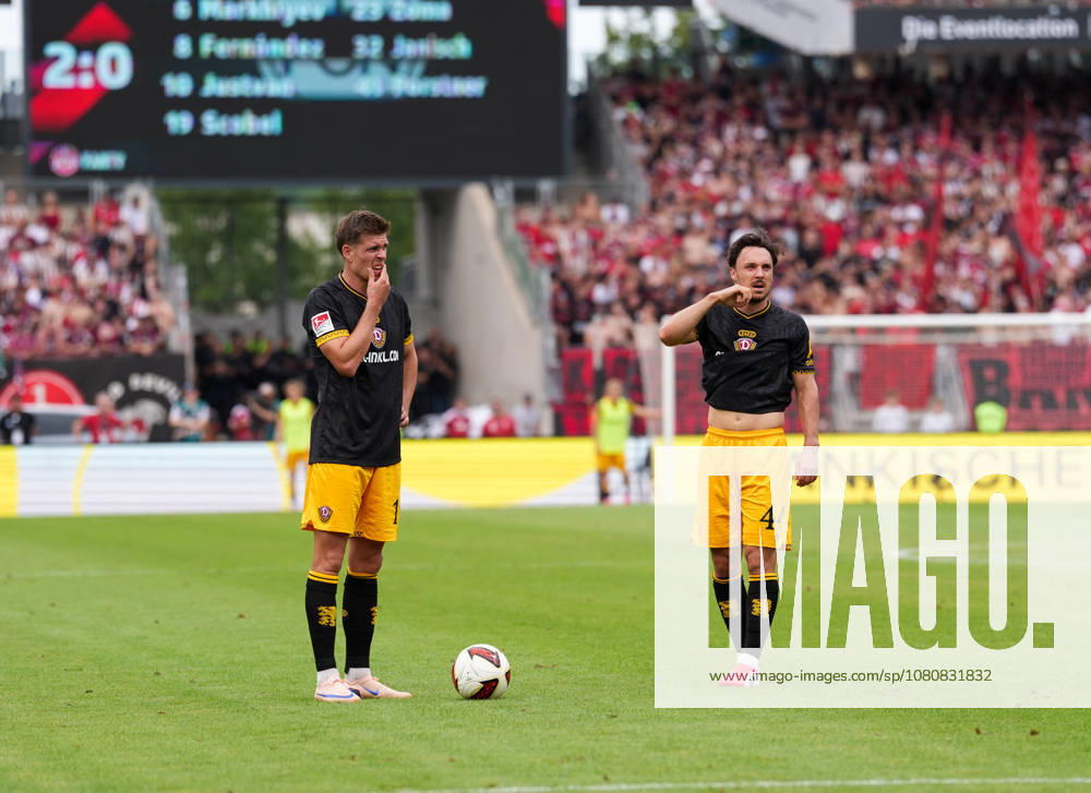 Alexander Rossipal (SG Dynamo Dresden, 19) und Simon Straudi (SG Dynamo Dresden, 44) GER, 1. FC Nürnberg vs SG Dynamo Dresden, 2. Bundesliga, 1. Spieltag, Saison 2026-27, Max-Morlock-Stadion, Nürnberg, 09.08.2026 DFL REGULATIONS PROHIBIT ANY USE OF PHOTOGRAPHS AS IMAGE SEQUENCES AND OR QUASI-VIDEO Foto: HMB Media Scott W. Coleman Nürnberg Max-Morlock-Stadion Bayern GER