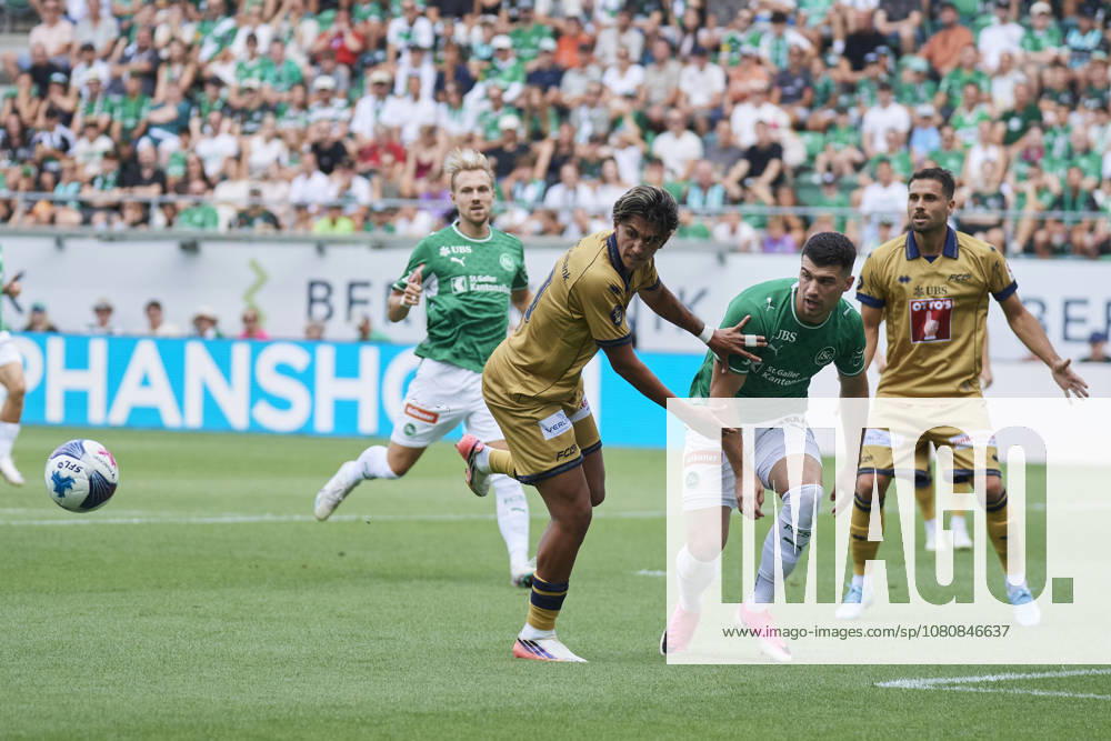 Brack Super League 2026 2027 FC St. Gallen 1879 vs. FC Luzern, St. Gallen, Schweiz St. Gallen, Schweiz, 9. August 2026. Lucas Manuel Silva Ferreira und Jozo Stanic während des Brack Super League Spiels FC St. Gallen 1879 gegen FC Luzern in St. Gallen.