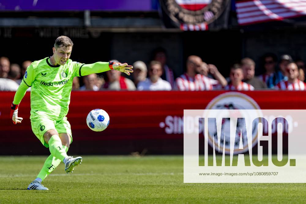 ROTTERDAM - SC Feyenoord Rotterdam goalkeeper Tjark Ernst during the Vriendenloterij Eredivisie match between Sparta and Feyenoord at Stadion Het Kasteel on August 9, 2026 in Rotterdam, the Netherlands. (Photo by DeFodi Images) -