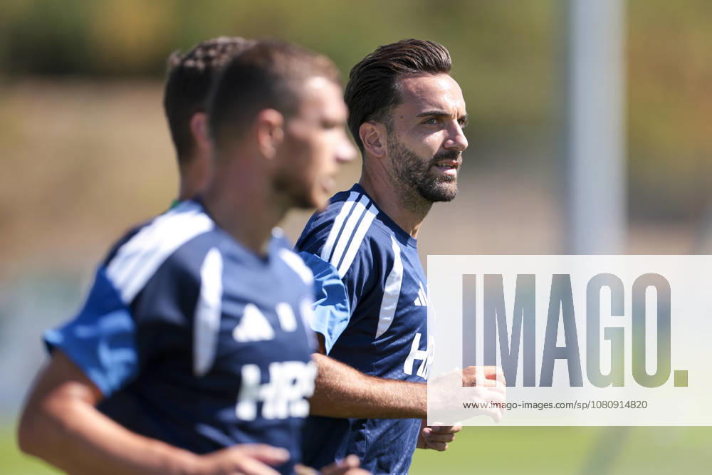 Fussball, Training des FC Schalke 04. Kenan Karaman (FC Schalke 04). Gelsenkirchen Trainingsgelände FC Schalke 04 NRW Deutschland xRHR-FOTO YYx
