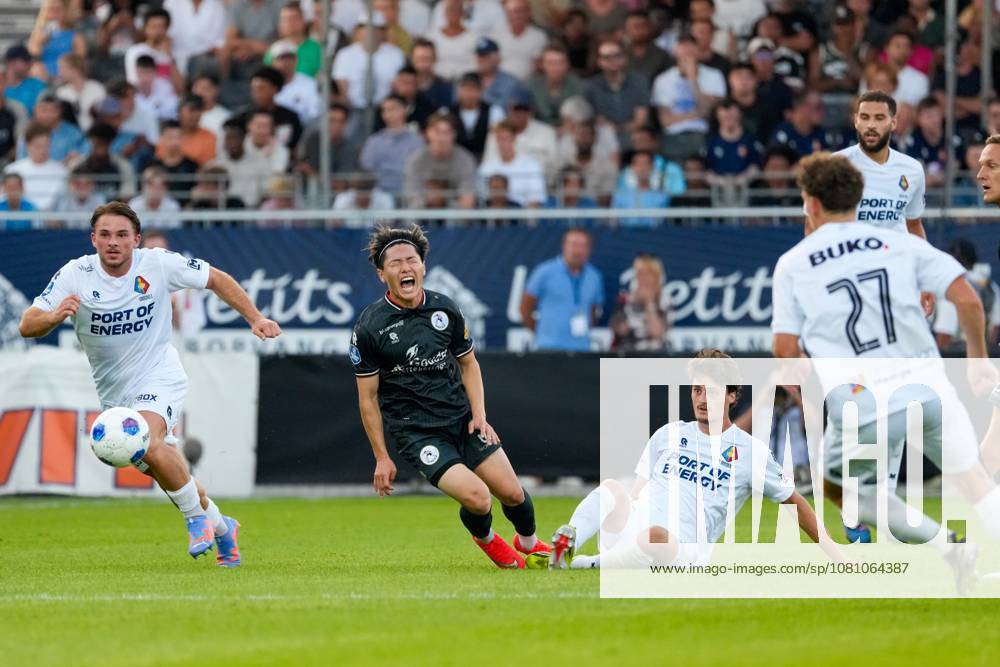 , BUKO Stadion , season 2026 2027 , Dutch Eredivisie football , match between Telstar and Sparta Rotterdam , Picture shows Sparta Rotterdam player Shunsuke Mito, Telstar player Nils Rossen Telstar - Sparta x205710405x