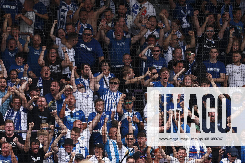 2026.08.15, Fußball, 2. Bundesliga, VfL Osnabrück - 1. FC Magdeburg, Stadion an der Bremer Brücke, 2.Spieltag, Saison 2026 2027: Fans aus Magdeburg die Jubeln im Gaesteblock DFB regulations prohibit any use of photographs as image sequences and or quasi-video. Photo: WilkowskixPressefotoKochx Niedersachsen Deutschland