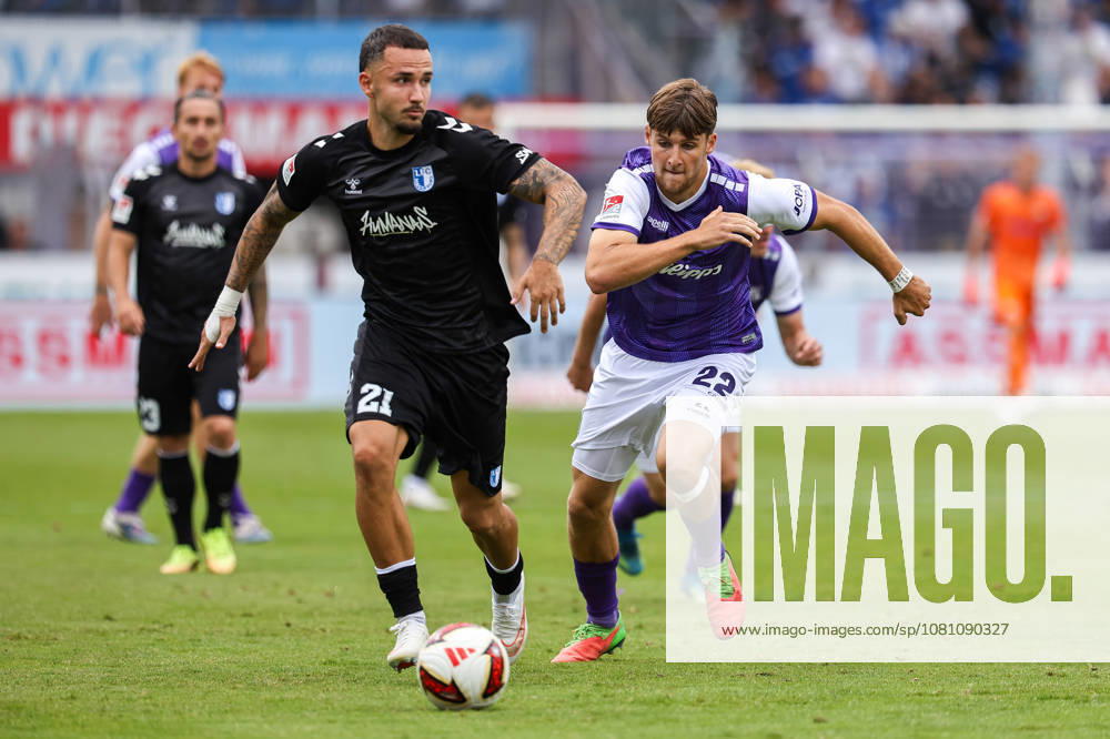 2026.08.15, Fußball, 2. Bundesliga, VfL Osnabrück - 1. FC Magdeburg, Stadion an der Bremer Brücke, 2.Spieltag, Saison 2026 2027: Falko Michel (1. FC Magdeburg 21) im Zweikampf gegen Bernd Riesselmann (VfL Osnabrueck 22) DFB regulations prohibit any use of photographs as image sequences and or quasi-video. Photo: WilkowskixPressefotoKochx Niedersachsen Deutschland