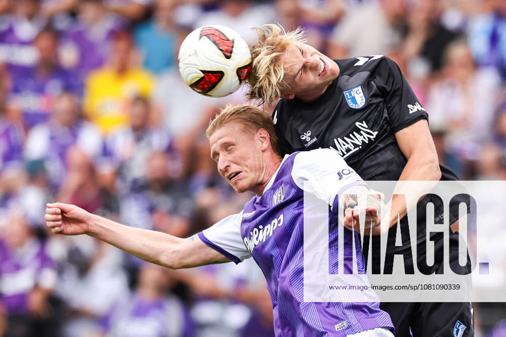 2026.08.15, Fußball, 2. Bundesliga, VfL Osnabrück - 1. FC Magdeburg, Stadion an der Bremer Brücke, 2.Spieltag, Saison 2026 2027: Bjarke Jacobsen (VfL Osnabrueck 15) beim Kopfball im Zweikampf gegen Luka Hyrylaeinen (1. FC Magdeburg 38) DFB regulations prohibit any use of photographs as image sequences and or quasi-video. Photo: WilkowskixPressefotoKochx Niedersachsen Deutschland