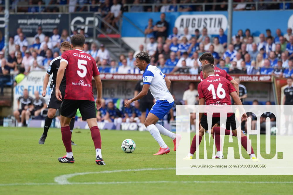 Deutschland: Fussball, 3. Liga, 2. Spieltag, Hänsch-Arena, SV Meppem vs. SG Sonnenhof-Großaspach: Oliver Schmitt (SV Meppen, 7), Marius Kunde (SG Sonnenhof Großaspach, 16), Volkan Celiktas (SG Sonnenhof Großaspach, 5)