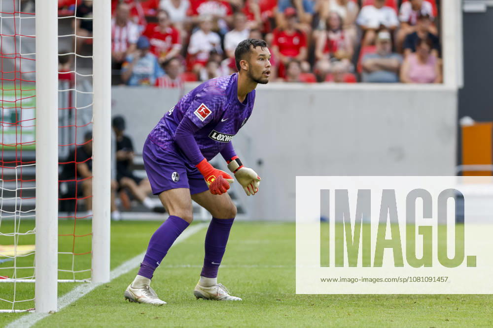 Mio Backhaus (SC Freiburg, 01) , Deutschland, Fussball, Testspiel, 2026 2027, SC Freiburg vs. Crystal Palace, 15.08.2026, Freiburg im Breisgau Europa-Park Stadion Deutschland