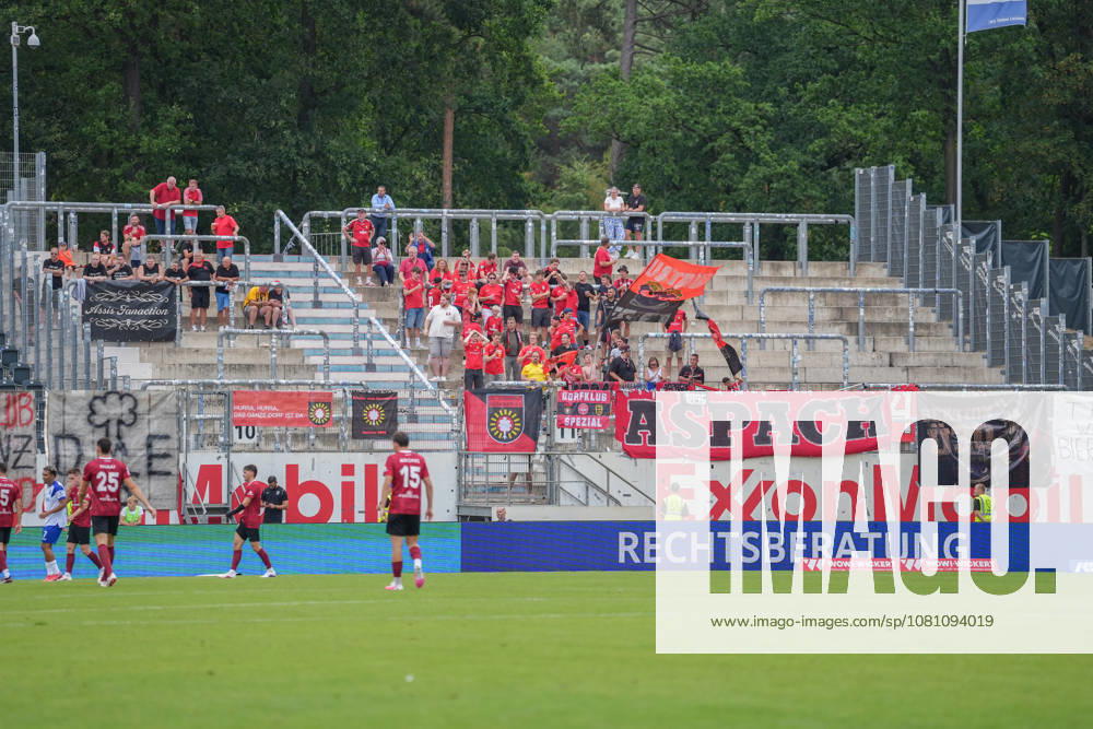 Deutschland: Fussball, 3. Liga, 2. Spieltag, Hänsch-Arena, SV Meppem vs. SG Sonnenhof-Großaspach: Sonnehof-Großaspach Fans
