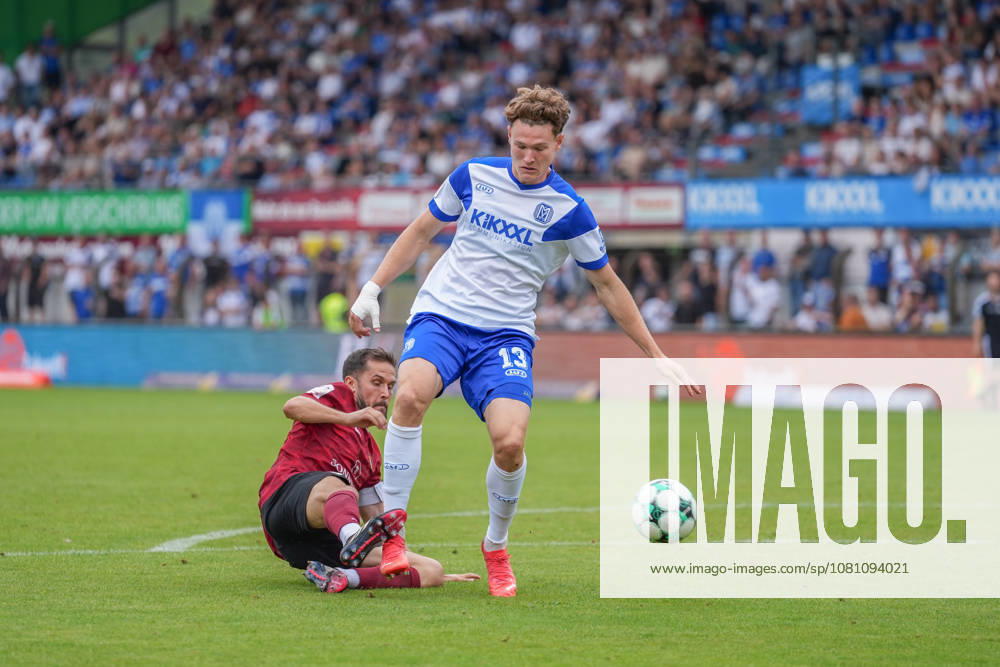 Deutschland: Fussball, 3. Liga, 2. Spieltag, Hänsch-Arena, SV Meppem vs. SG Sonnenhof-Großaspach: Richard Meier (SV Meppen, 13) wird kurz vor Torschuss gestoppt.