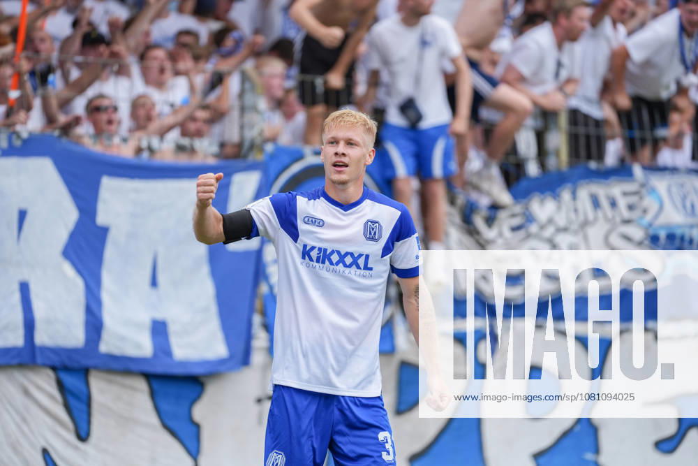 Deutschland: Fussball, 3. Liga, 2. Spieltag, Hänsch-Arena, SV Meppem vs. SG Sonnenhof-Großaspach: Tor von Luca Prasse (SV Meppen, 31) und anschließender Torjubel.