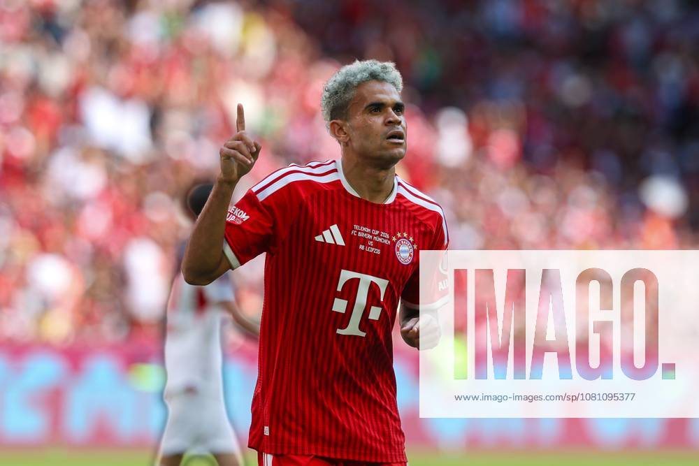 Torjubel von Luis Diaz 14 (FC Bayern Muenchen) zum 1:0, FC Bayern Muenchen vs. RB Leipzig, Fussball, Telekom Cup, 15.08.2026 Muenchen Bayern Deutschland
