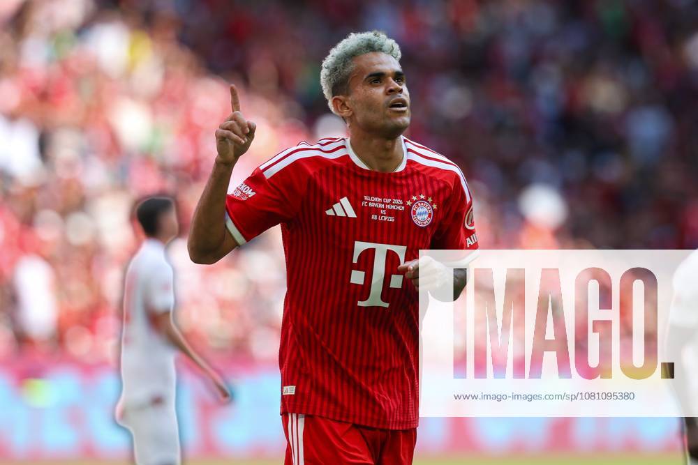 Torjubel von Luis Diaz 14 (FC Bayern Muenchen) zum 1:0, FC Bayern Muenchen vs. RB Leipzig, Fussball, Telekom Cup, 15.08.2026 Muenchen Bayern Deutschland