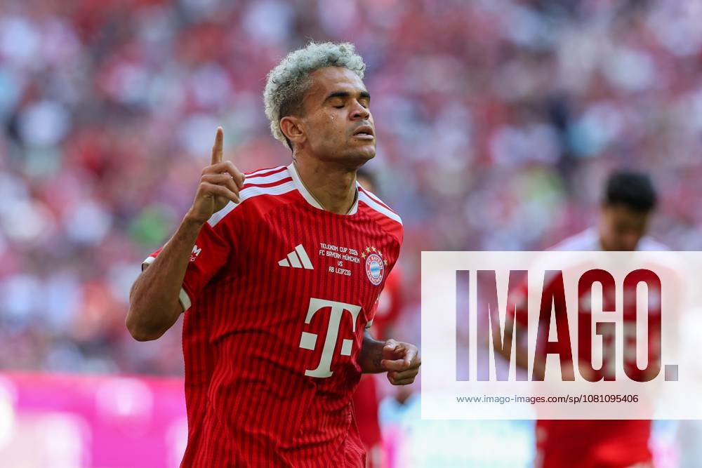 Torjubel von Luis Diaz 14 (FC Bayern Muenchen) zum 1:0, FC Bayern Muenchen vs. RB Leipzig, Fussball, Telekom Cup, 15.08.2026 Muenchen Bayern Deutschland