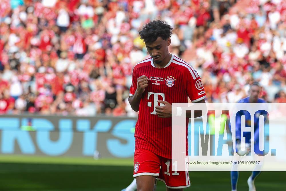 Torjubel von Nathaniel Brown 11 (FC Bayern Muenchen) zum 2:1, FC Bayern Muenchen vs. RB Leipzig, Fussball, Telekom Cup, 15.08.2026 Muenchen Bayern Deutschland