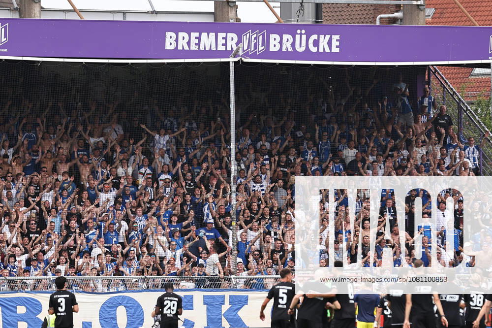 2026.08.15, Fußball, 2. Bundesliga, VfL Osnabrück - 1. FC Magdeburg, Stadion an der Bremer Brücke, 2.Spieltag, Saison 2026 2027: Der Gaesteblock der Magdeburger feiert den Sieg DFB regulations prohibit any use of photographs as image sequences and or quasi-video. Photo: WilkowskixPressefotoKochx Niedersachsen Deutschland