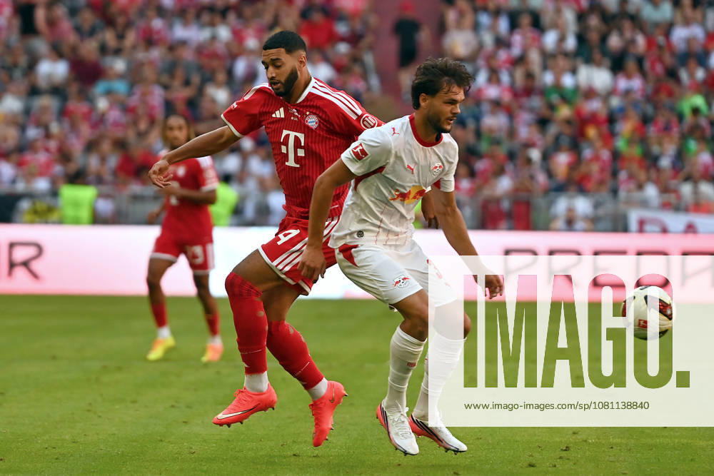 Ismael SAIBARI (Bayern Muenchen), Aktion,Zweikampf gegen Max FINKGRAEFE (L). Fussball Telekom Cup FC Bayern Muenchen - RB Leipzig 3-1 am 15.08.2025 , A L L I A N Z A R E N A.