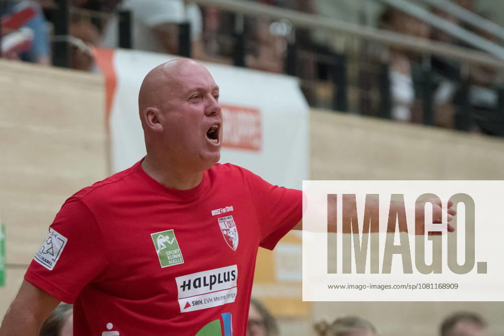 Trainer Pether Krautmeyer (Halle), SV Union Halle-Neustadt vs. Hazena Kynzvart (Tschechien), Handball Bundesliga Frauen, Testspiel, Saison 2026 27, 16.08.2026 Halle SWH Arena Sachsen-Anhalt Deutschland