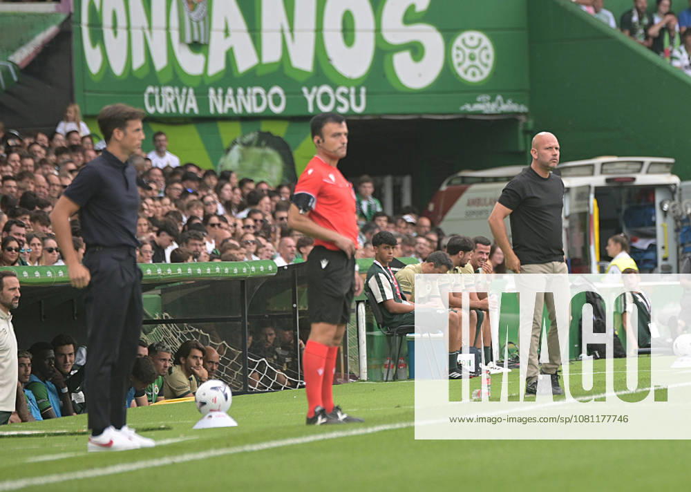 ESP: LaLiga EA Sports Racing Santander v Villarreal CF Jose Alberto Lopez coach of Racing de Santander and Inigo Perez of Villarreal during LaLiga EA Sports between Racing Santander v Villarreal CF played at Campos de de El Sardinero Stadium in Cantabria on August 16, 2026 in Spain Spain Futbol