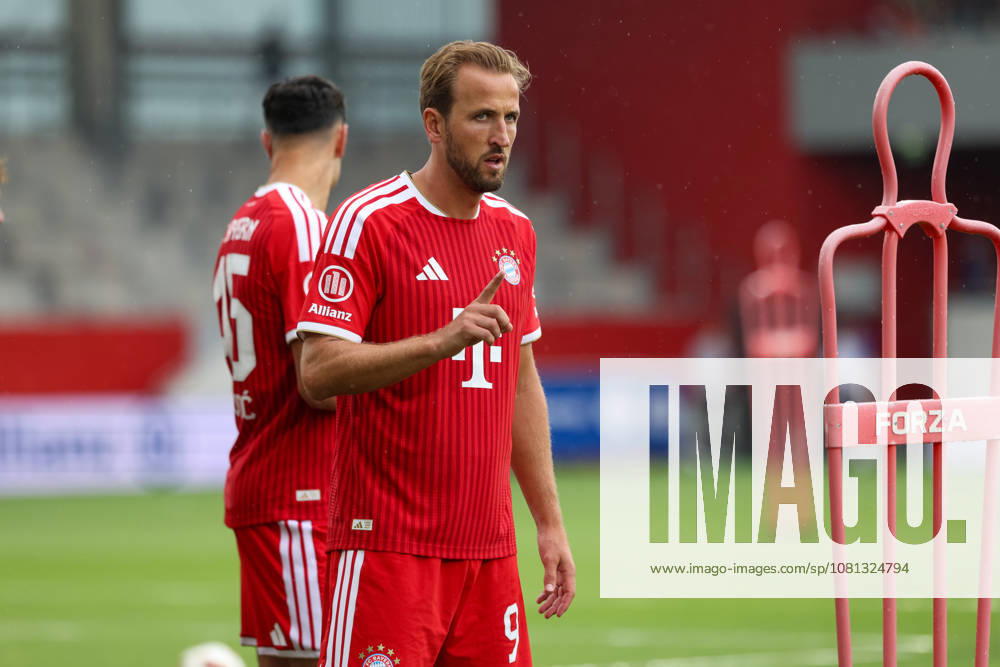 Harry Kane (FC Bayern Muenchen, 09) gestikuliert, Geste, Gestik, GER, Allianz FC Bayern Muenchen Team Day, Fussball, Saison 2026 2027, 17.08.2026, GER, Allianz FC Bayern Muenchen Team Day, Fussball, Saison 2026 2027, 17.08.2026 Muenchen