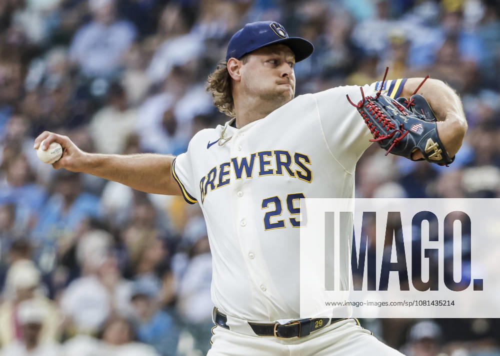 Milwaukee Brewers closing pitcher Trevor Megill throws in the ninth inning of the MLB, Baseball Herren, USA game between the Seattle Mariners and the Milwaukee Brewers at American Family Field in Milwaukee, Wisconsin on Thursday, August 20, 2026. The Brewers defeated the Mariners 7-4. MIL20260820833 TANNENxMAURY