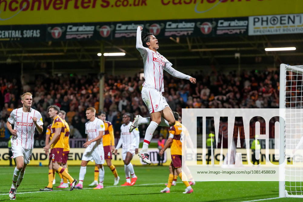 Keisuke Goto (SC Freiburg, 42) Torjubel, Emotionen, Torschuss, Abschluss, Torerfolg, Tor, Treffer , Schottland, Fussball, UEFA Conference League, Play-offs, Hinspiel, 2026 2027, Motherwell FC vs. SC Freiburg, 20.08.2026, Fir Park Stadium, Motherwell Motherwell Fir Park Stadium North Lanarkshire Schottland